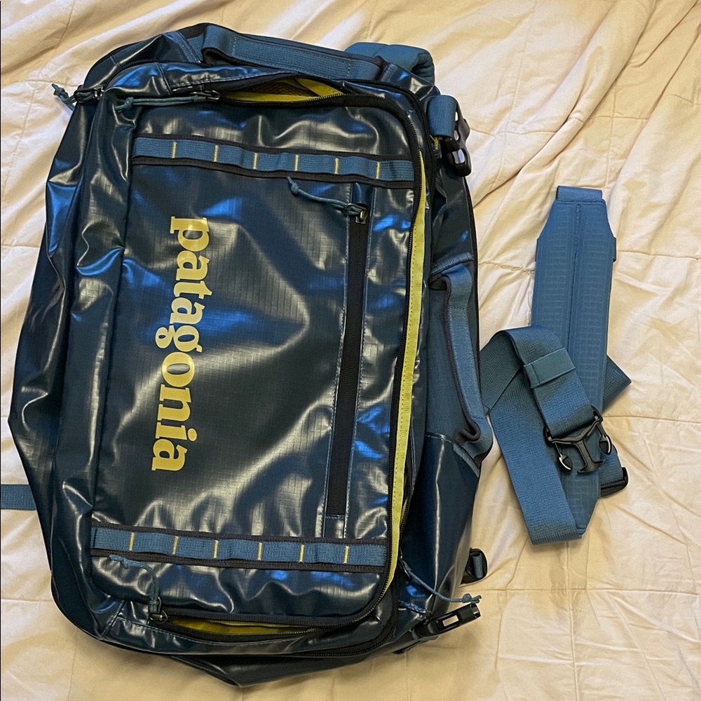 Patagonia Black Hole MLC 26L Backpack (converts to messenger) in Abalone Blue